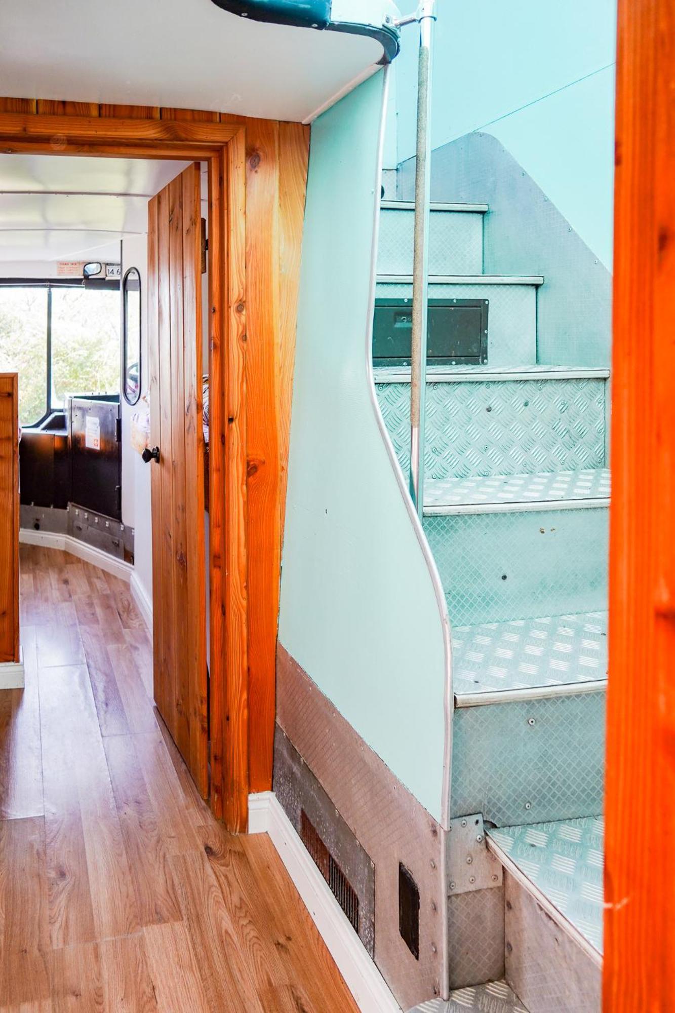 Double Decker Bus At Valentia Island Escape Hotel Chapeltown Luaran gambar