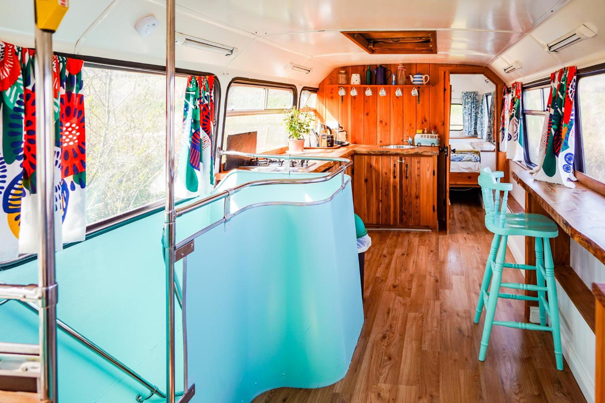 Double Decker Bus At Valentia Island Escape Hotel Chapeltown Luaran gambar