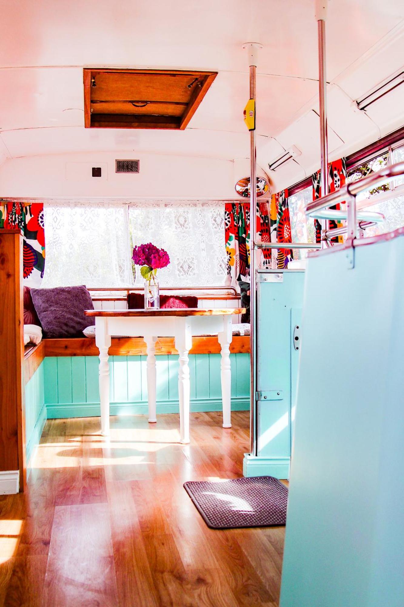 Double Decker Bus At Valentia Island Escape Hotel Chapeltown Luaran gambar